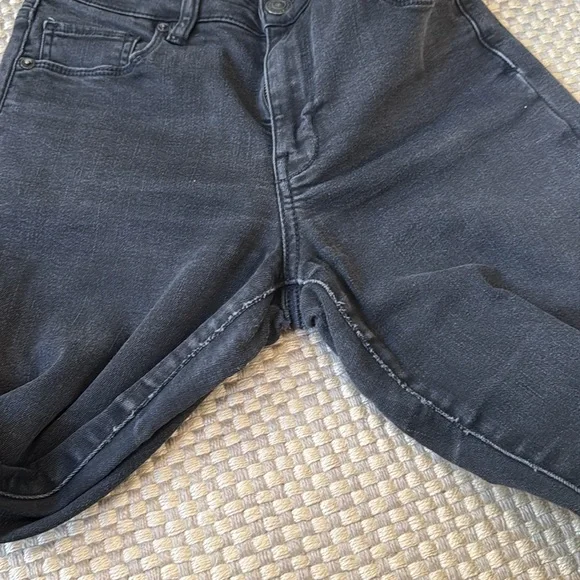 American Eagle High Rise Skinny - Picture 3 of 5